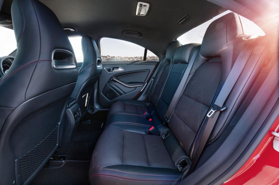 Интерьер Mercedes-Benz CLA220 d AMG Line 2016 года  (AU) (фото 9 из 9)